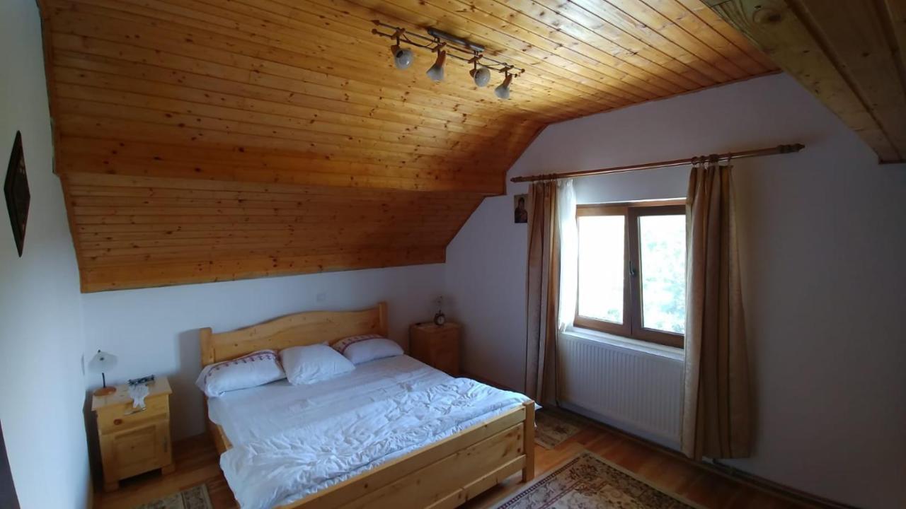 Novaci-Străini Casa Dariusヴィラ エクステリア 写真