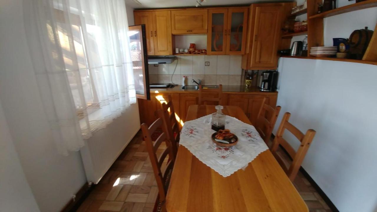Novaci-Străini Casa Dariusヴィラ エクステリア 写真