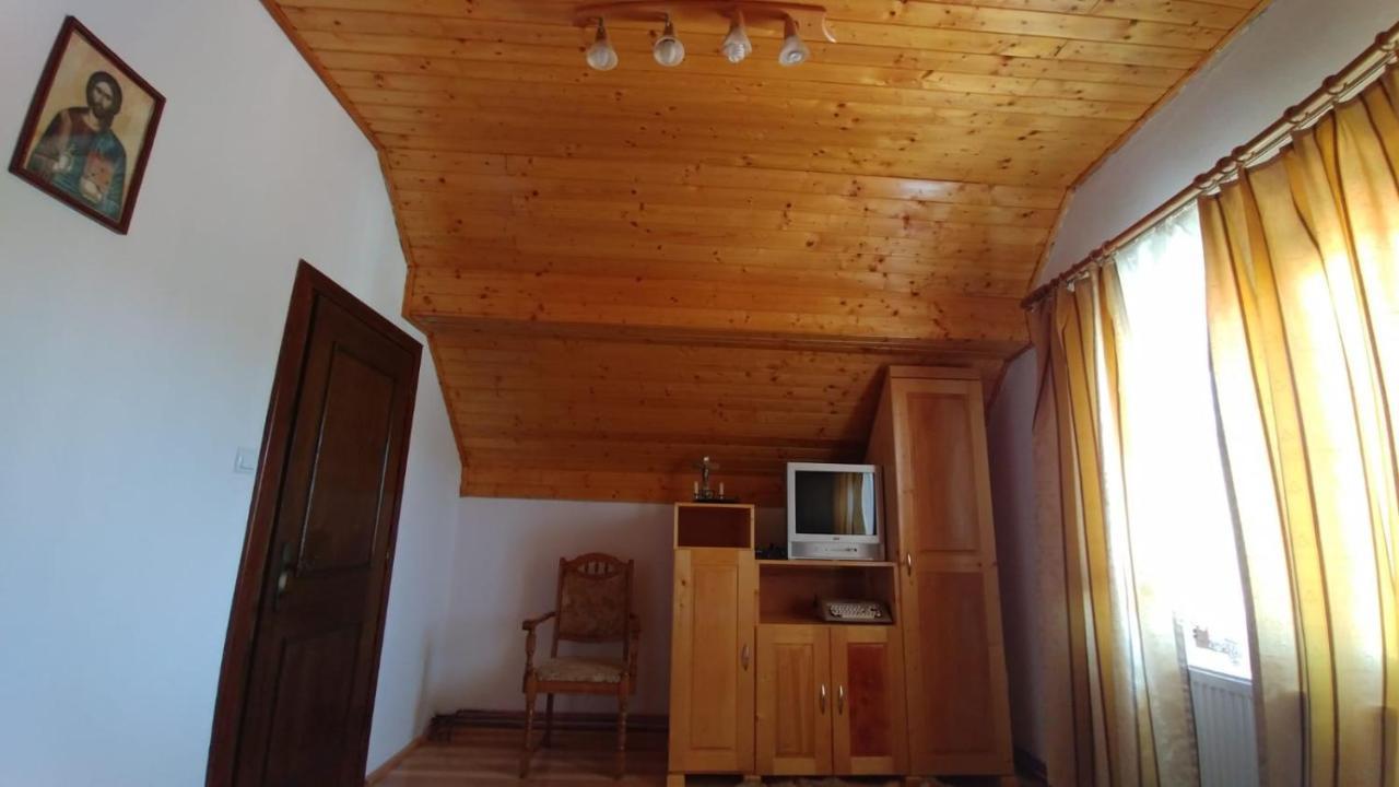 Novaci-Străini Casa Dariusヴィラ エクステリア 写真
