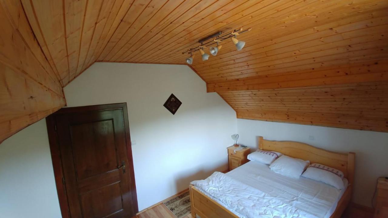 Novaci-Străini Casa Dariusヴィラ エクステリア 写真