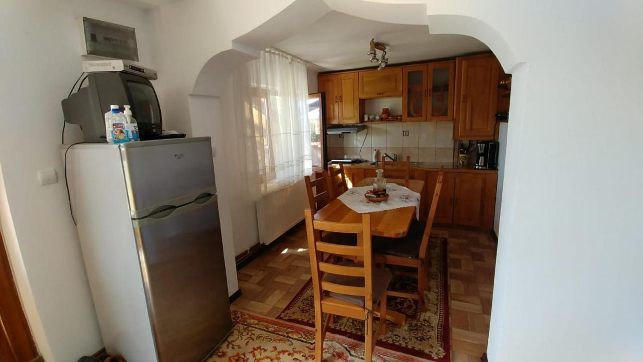 Novaci-Străini Casa Dariusヴィラ エクステリア 写真