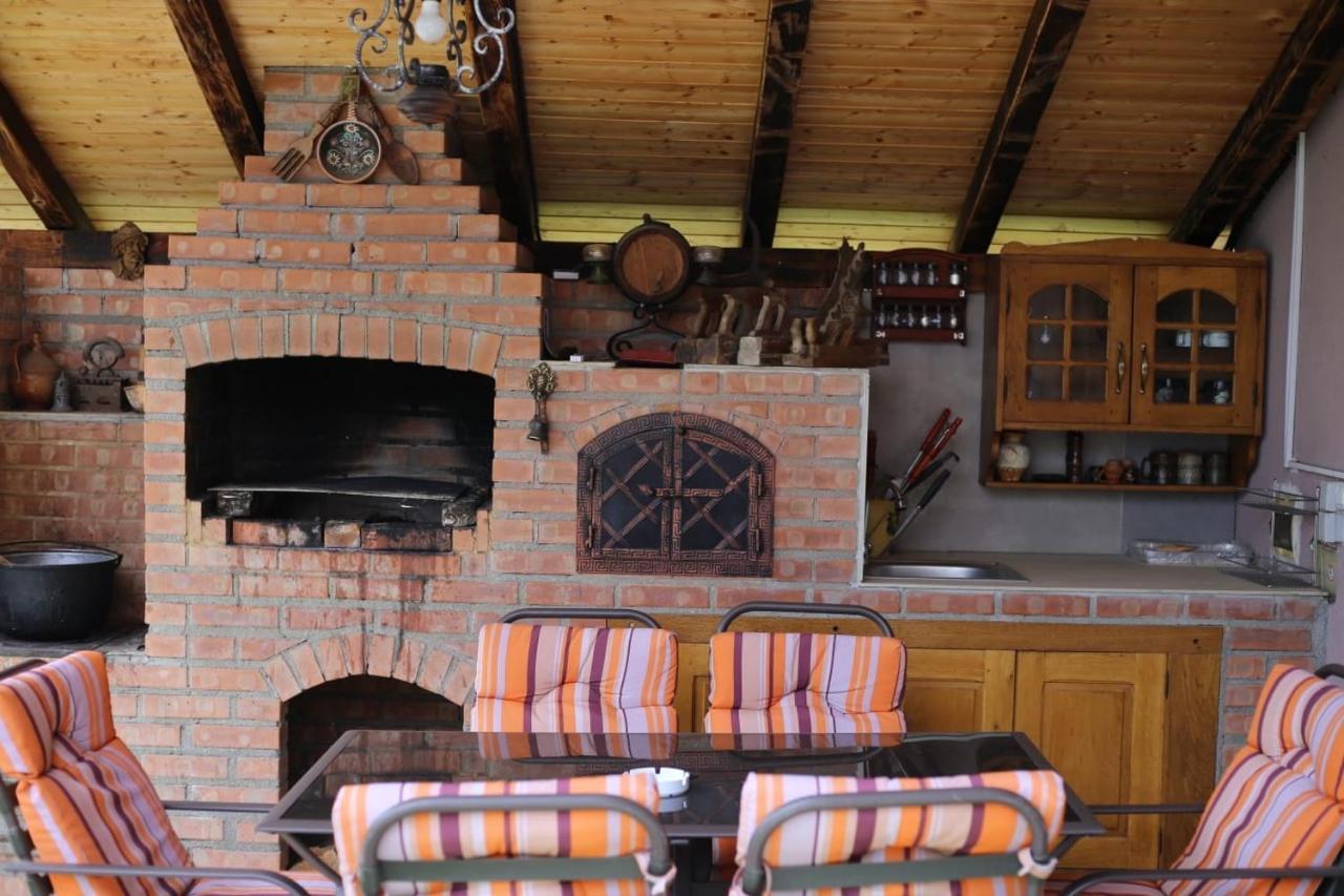 Novaci-Străini Casa Dariusヴィラ エクステリア 写真