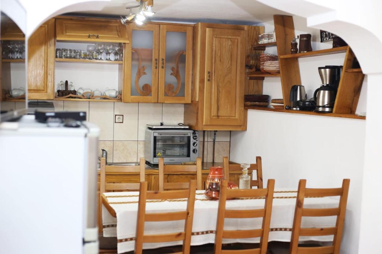 Novaci-Străini Casa Dariusヴィラ エクステリア 写真