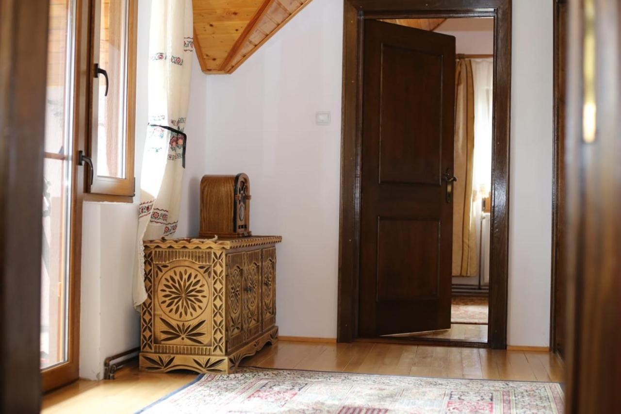Novaci-Străini Casa Dariusヴィラ エクステリア 写真