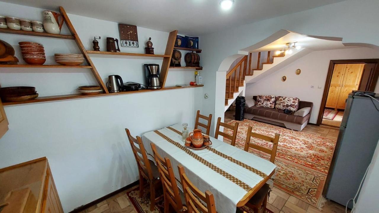 Novaci-Străini Casa Dariusヴィラ エクステリア 写真
