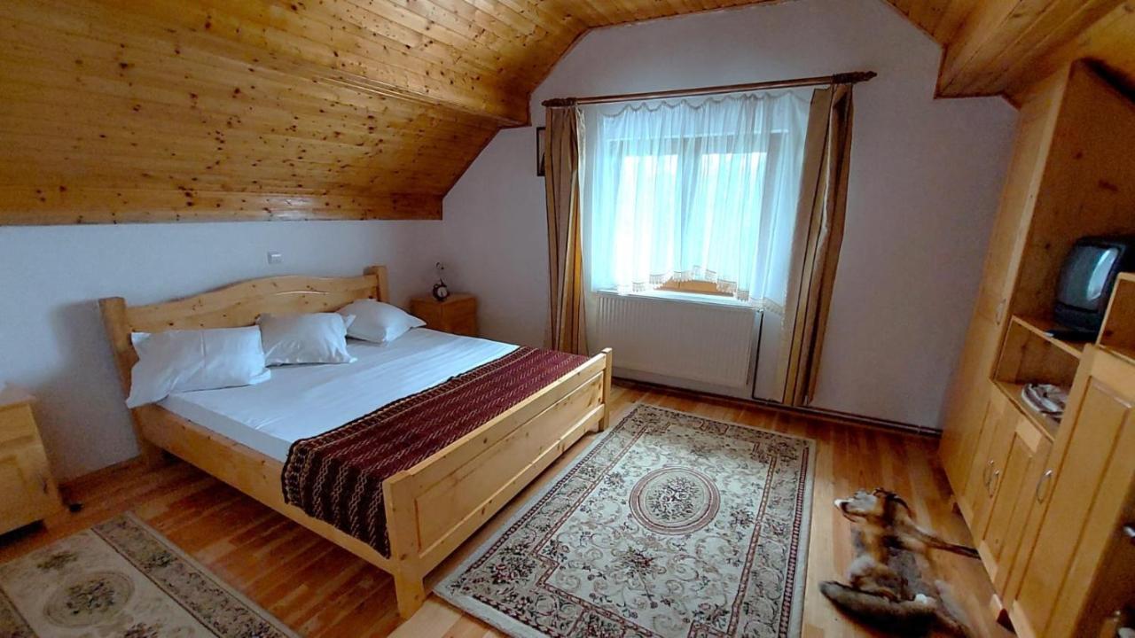 Novaci-Străini Casa Dariusヴィラ エクステリア 写真