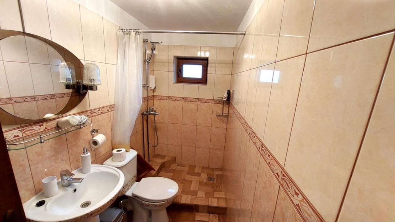 Novaci-Străini Casa Dariusヴィラ エクステリア 写真
