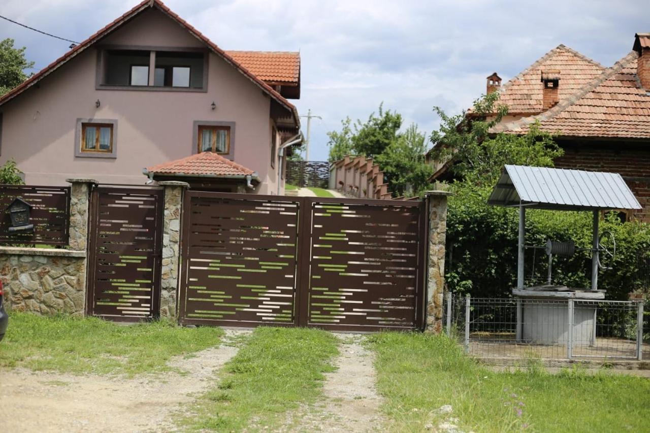 Novaci-Străini Casa Dariusヴィラ エクステリア 写真