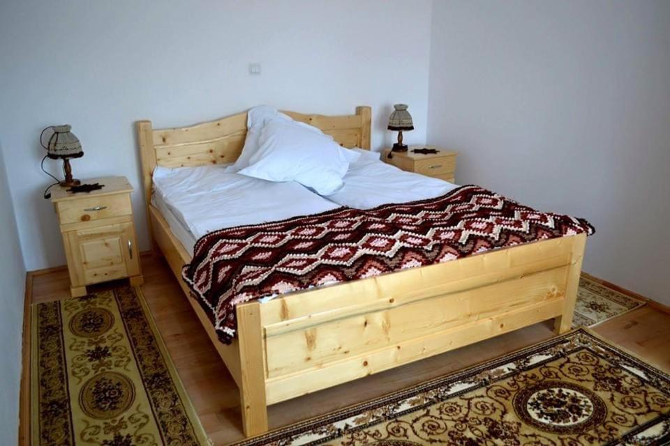 Novaci-Străini Casa Dariusヴィラ エクステリア 写真